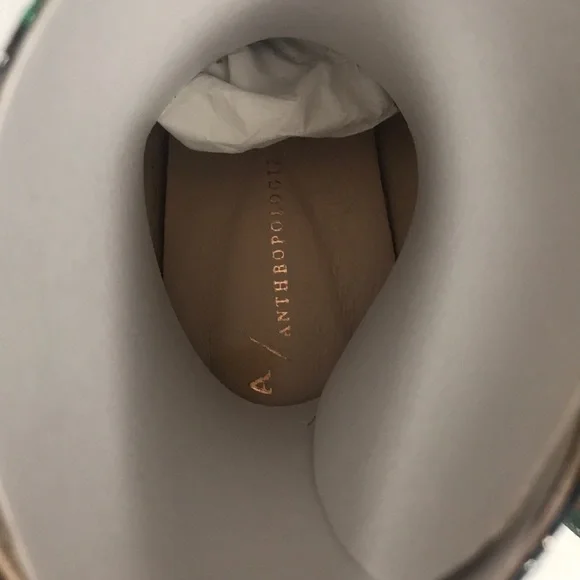 Anthropologie. Joyeux Ankle Boots. Green Motif. Size 40. - Picture 7 of 9